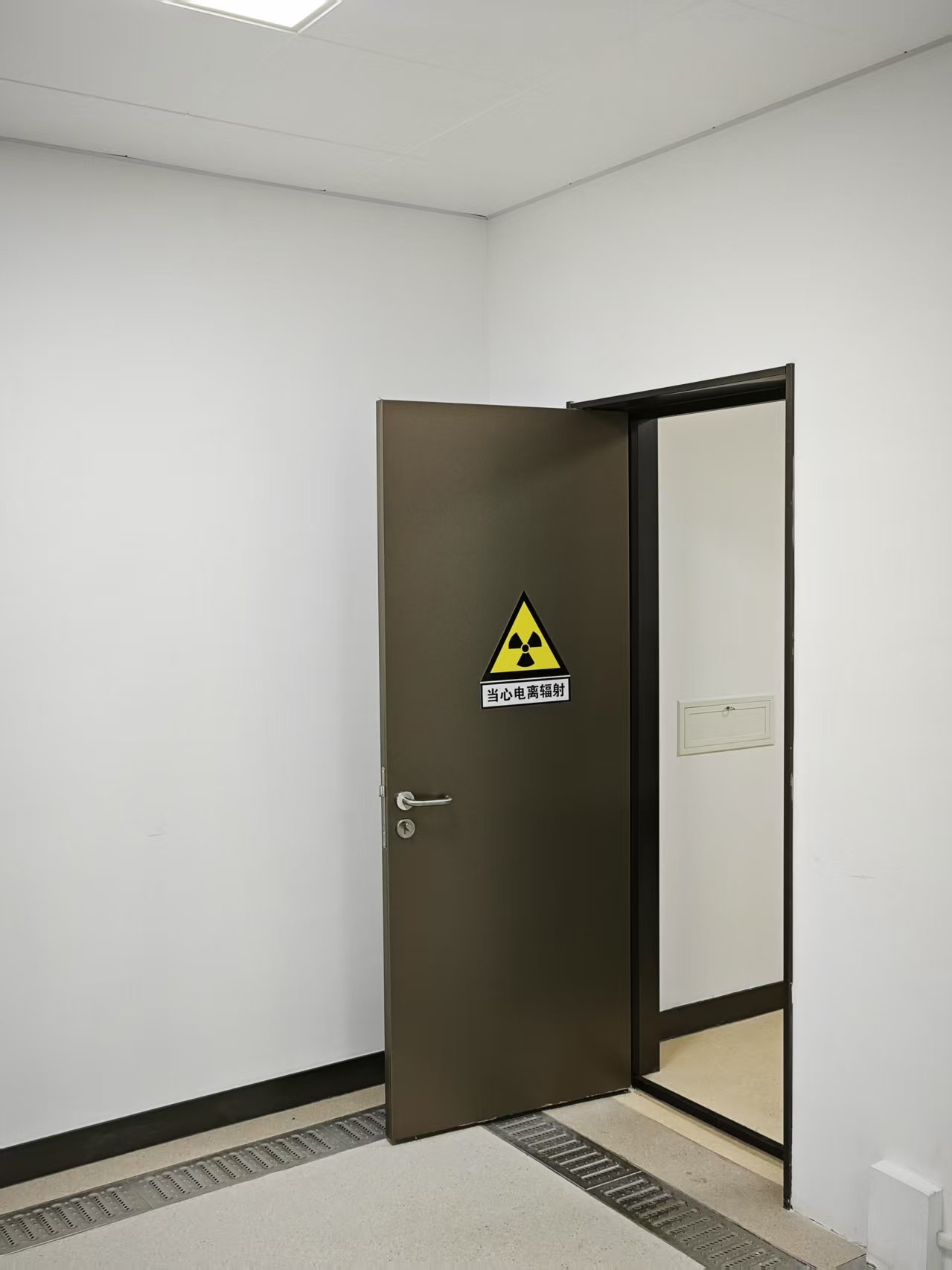 灵寿CT室手动单开防护铅门